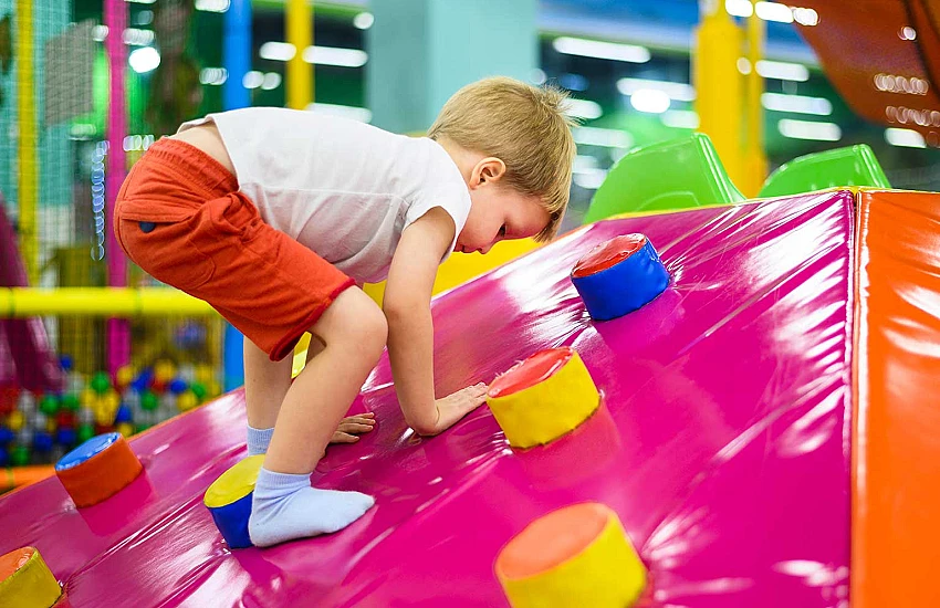 Dmuchańce premium w ośrodkach edukacyjnych – praktyczny przewodnik wdrożenia