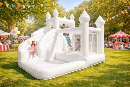 Atrakcje plenerowe, które przyciągną klientów w sezonie letnim 2026 – zaplanuj wyposażenie już teraz